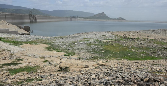 தொடர்ந்து சரியும் மேட்டூர் அணை நீர்மட்டம்: காவிரி டெல்டா விவசாயிகள் கவலை!